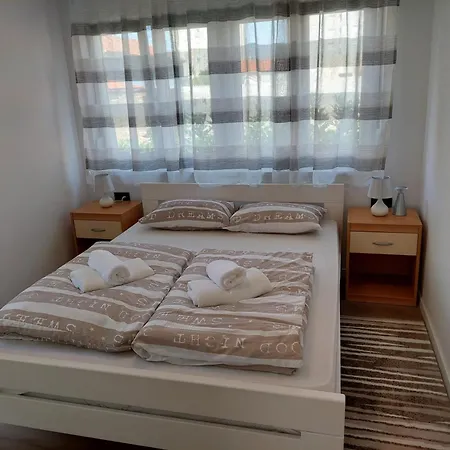Apartment Ha&st *